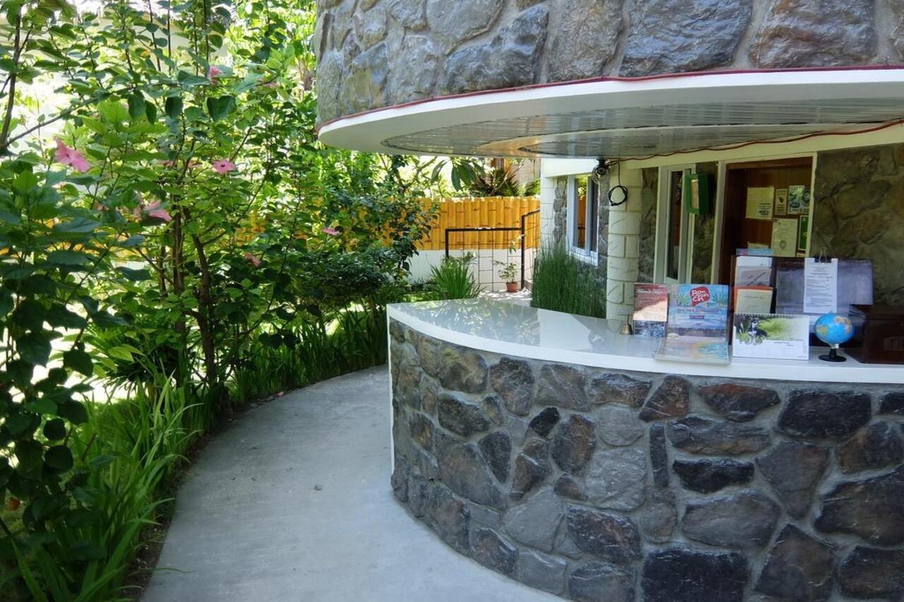Greenyard Inn Manoc-Manoc Bagian luar foto