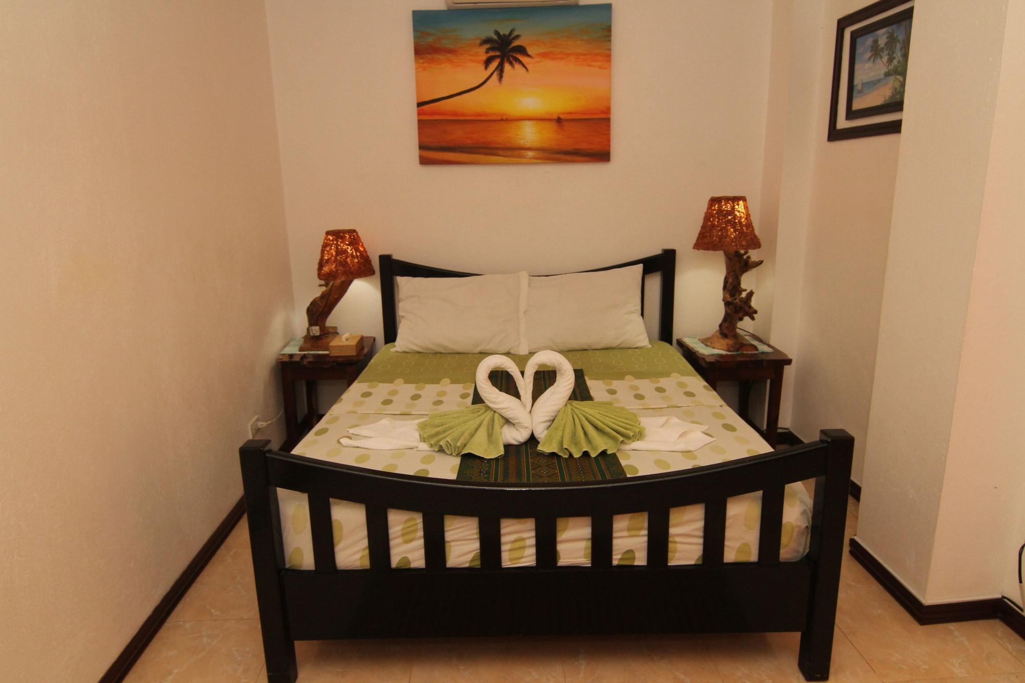 Greenyard Inn Manoc-Manoc Bagian luar foto