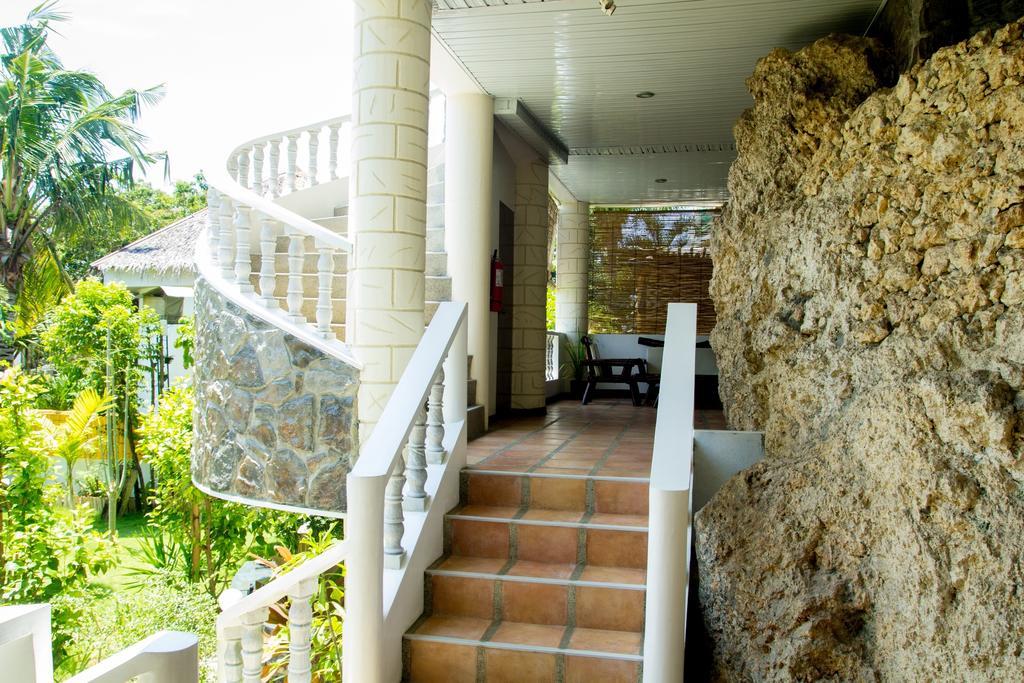 Greenyard Inn Manoc-Manoc Bagian luar foto