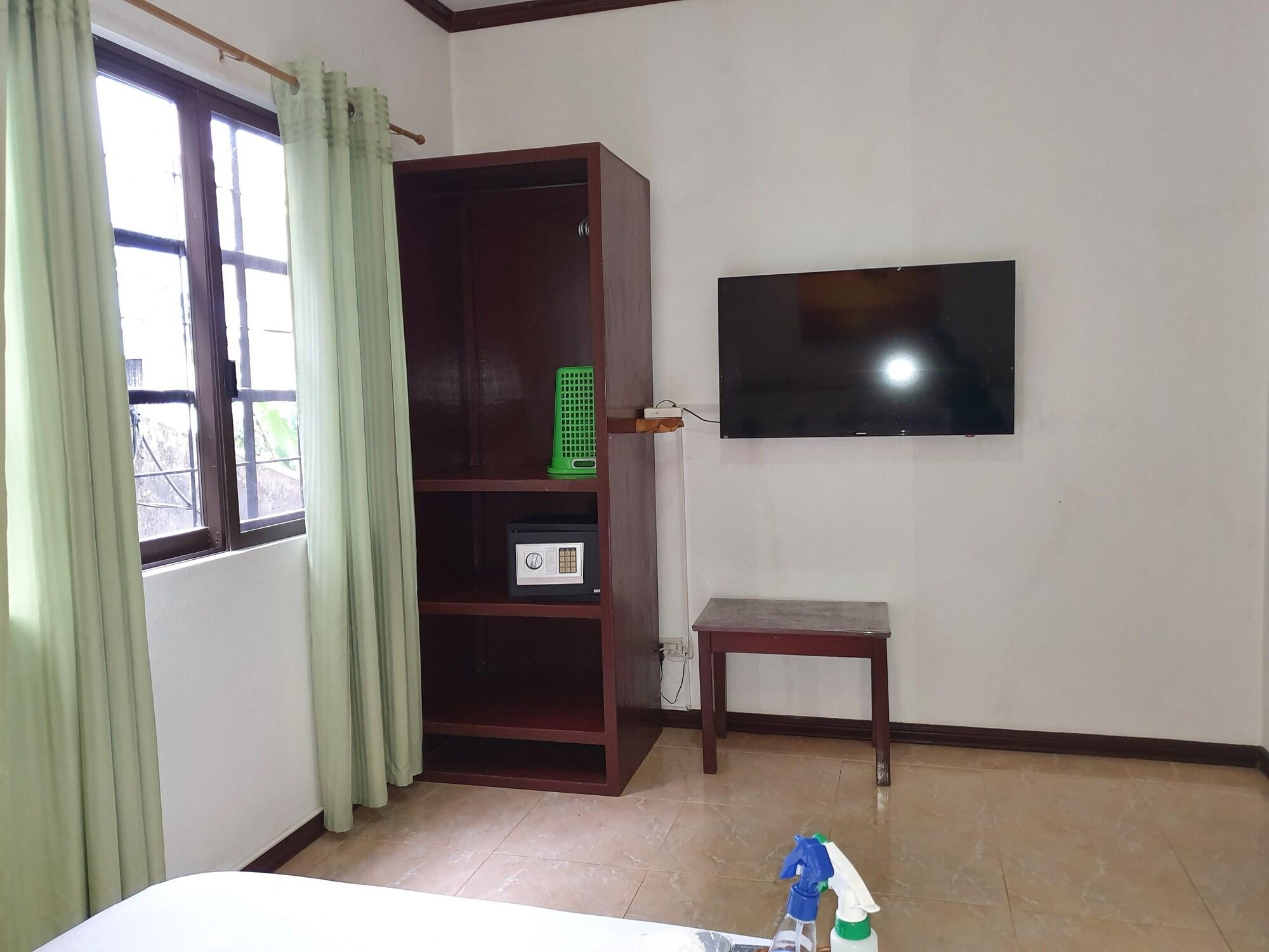 Greenyard Inn Manoc-Manoc Bagian luar foto