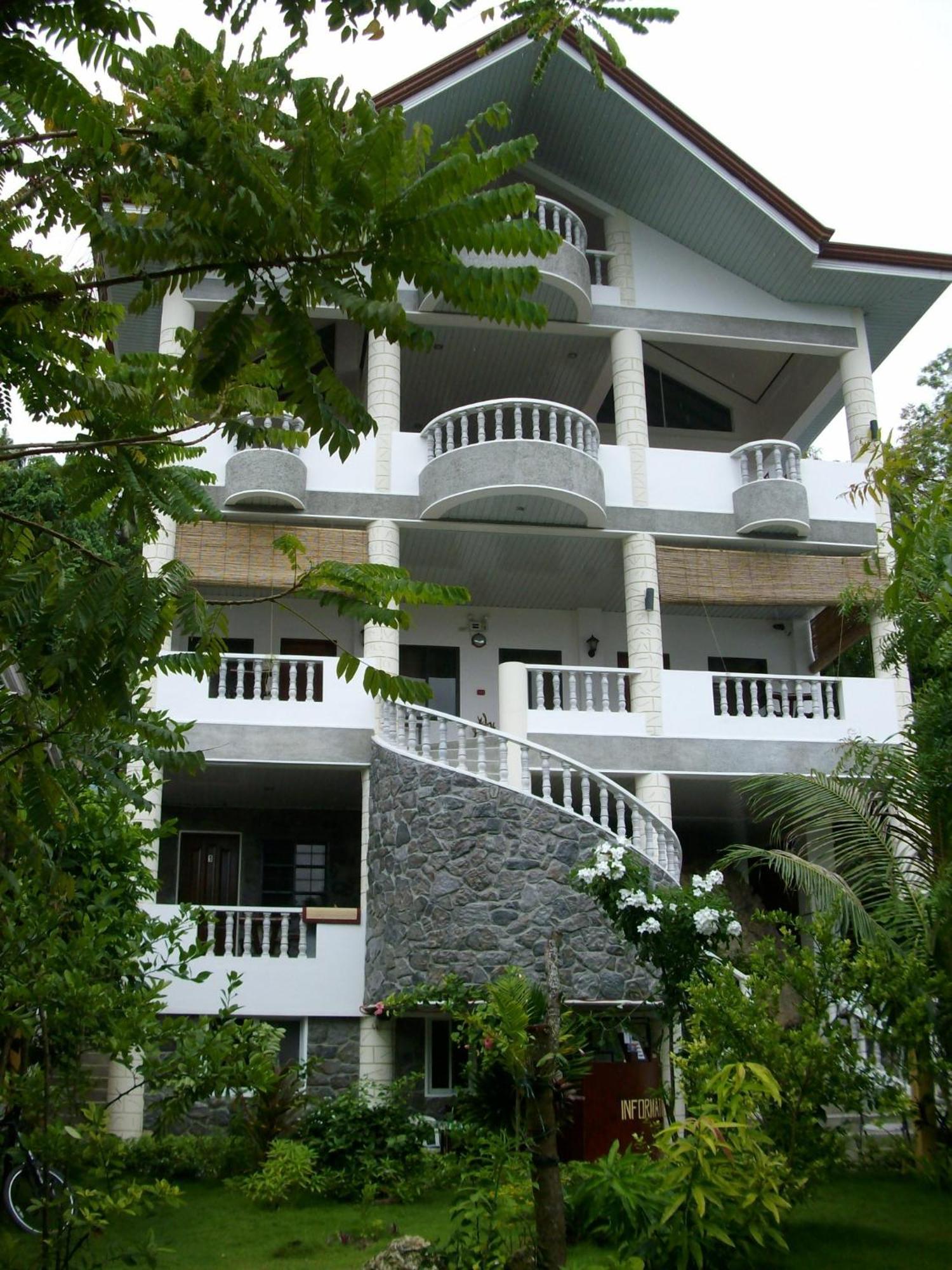 Greenyard Inn Manoc-Manoc Bagian luar foto