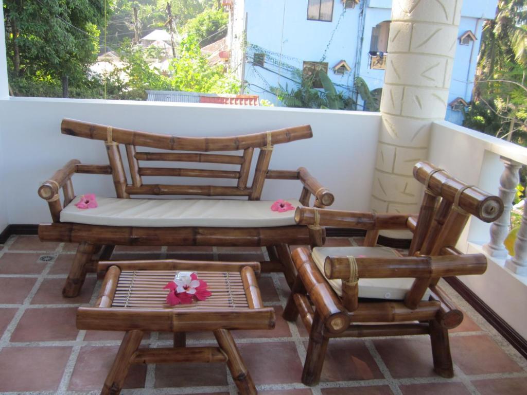Greenyard Inn Manoc-Manoc Bagian luar foto