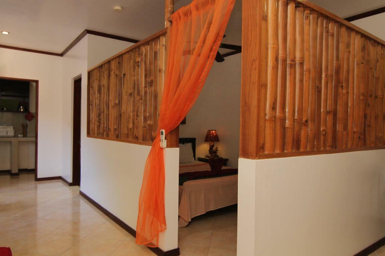 Greenyard Inn Manoc-Manoc Bagian luar foto